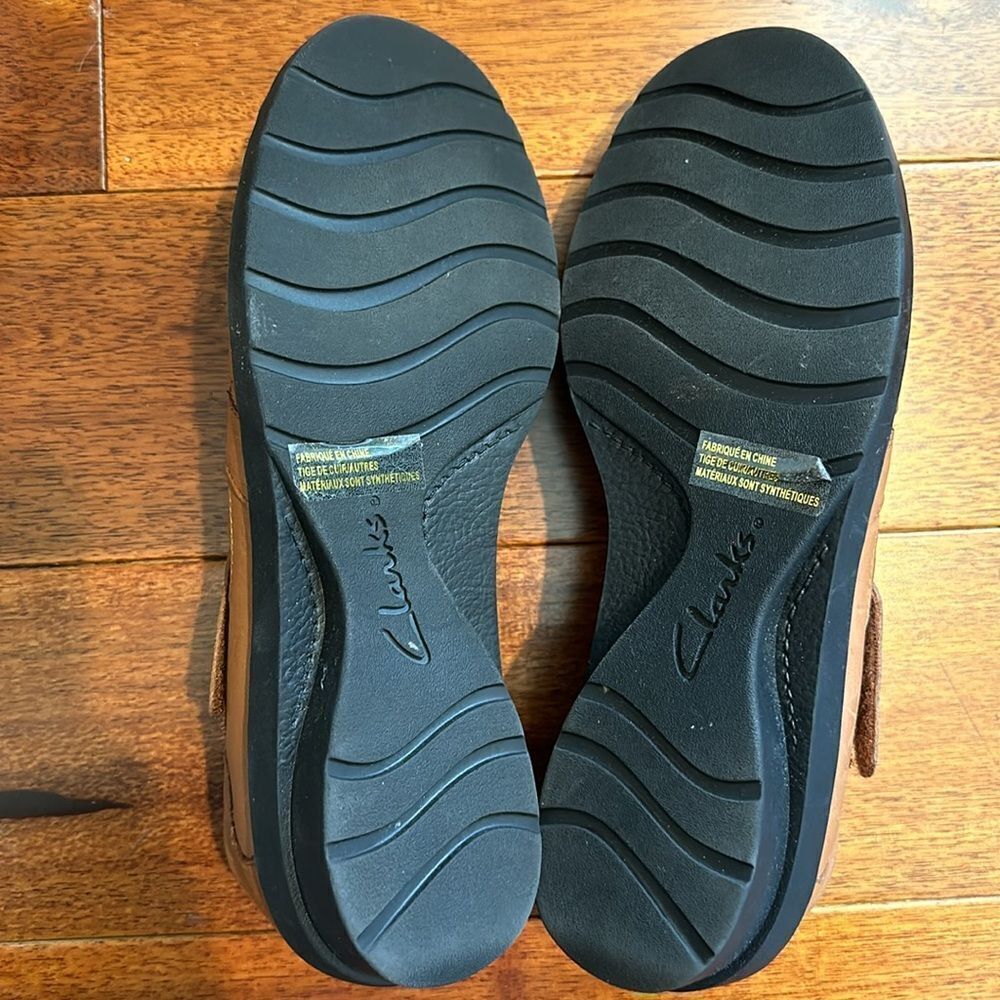 Clarks Bendable Loafer - Picture 6 of 9